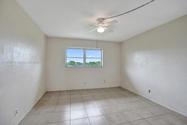 Building Photo - 4731 NW 10th Ct