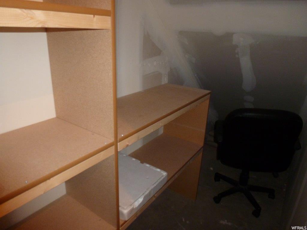 Cold storage - 1000 E Bluffview Dr