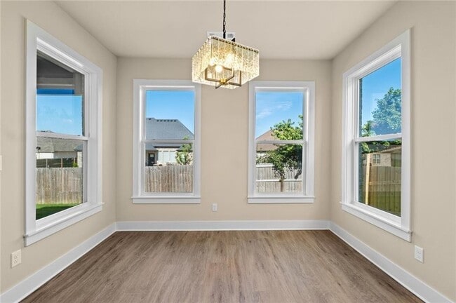 Building Photo - 1851 Utopia St