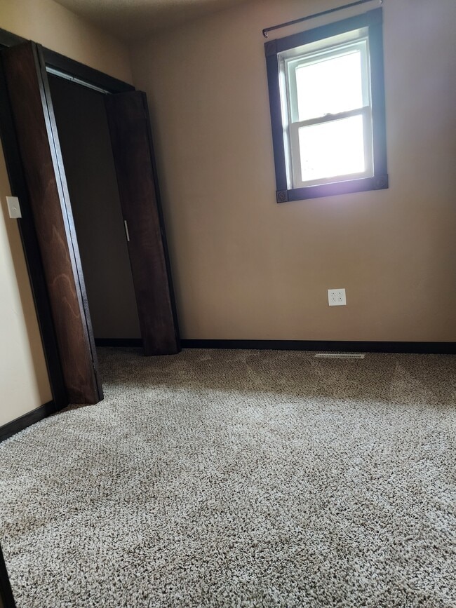 Building Photo - 108 Welch St