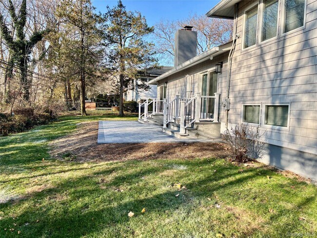 Building Photo - 22 Olive St