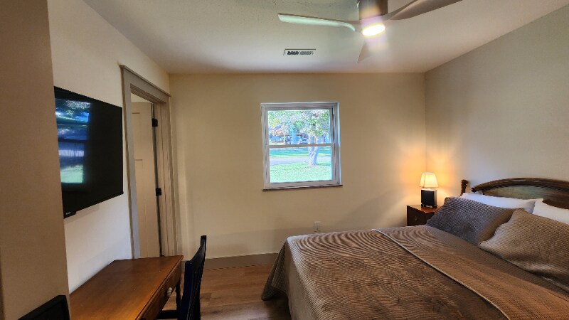 Building Photo - 1704 S Forest Dr