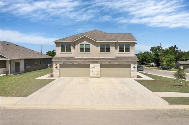 Building Photo - 1204 Garland Rd