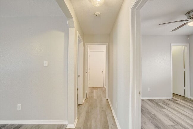 Building Photo - 12219 Raw Silver