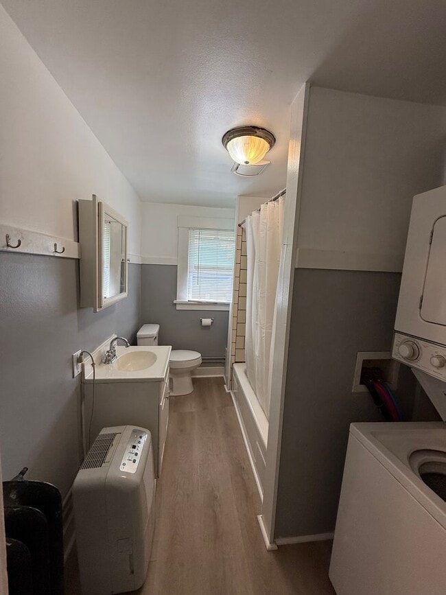 Building Photo - 1304 Ellis St