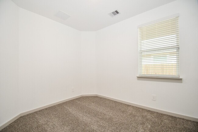 Building Photo - 2818 Bethnal Gdn Wy