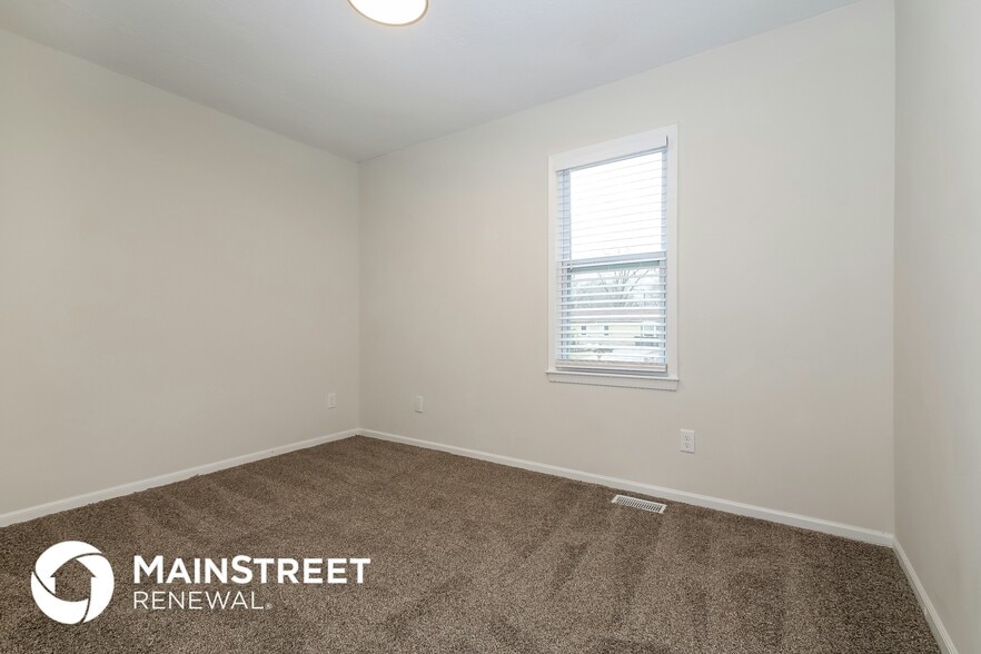 Building Photo - 17243 Chestnut Dr