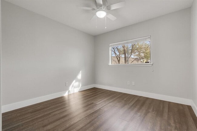 Building Photo - 10615 N Platt River Dr