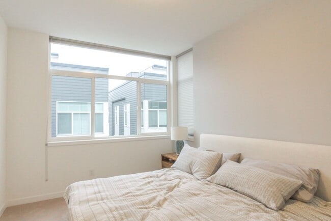 Building Photo - 3Bd/3Ba Seattle Townhouse