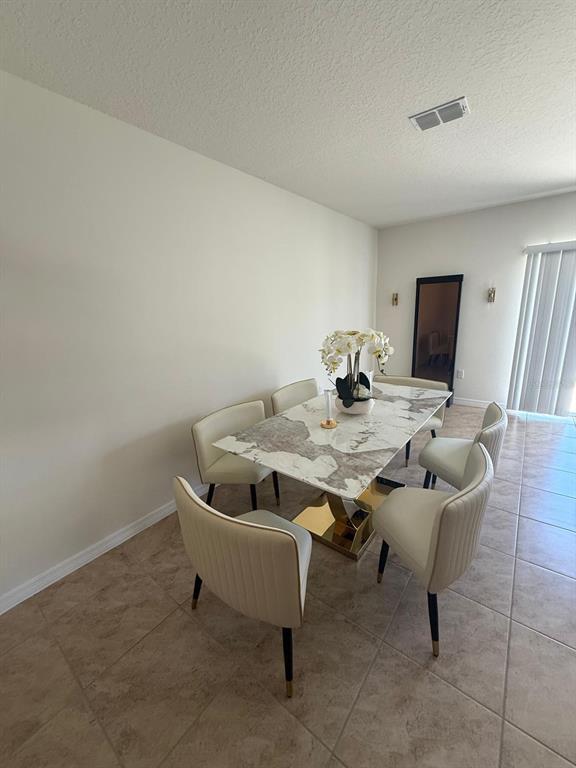 Building Photo - 1419 Plank Pl