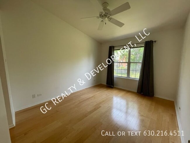 Building Photo - 730 Sturnbridge Ln