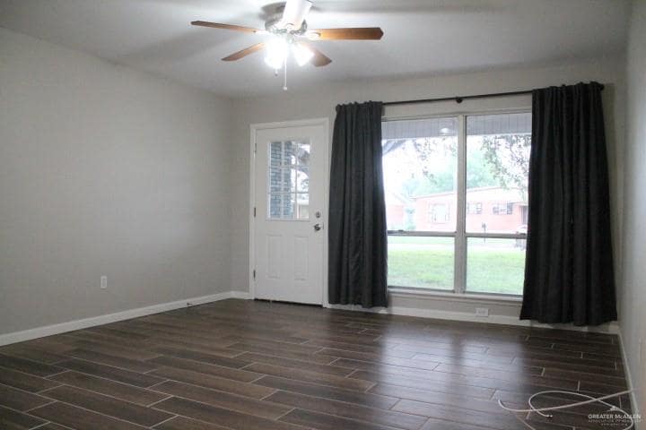 Building Photo - 2204 Camellia Ave