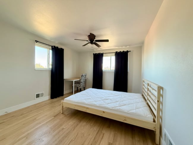 Building Photo - 9989 Dodge Dr