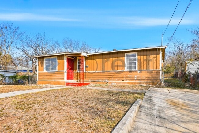 Building Photo - 512 S Monumental St