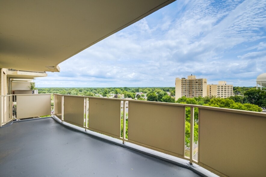Building Photo - Premier at Cherry Hill
