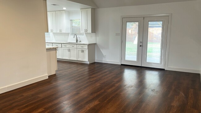 Building Photo - 11126 Hanning Ln