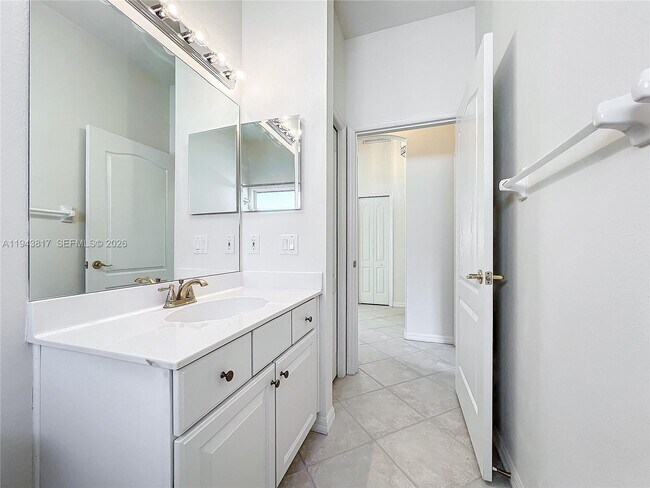 Building Photo - 4874 Sabal Lake Cir