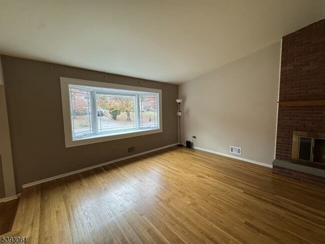 Building Photo - 9 Celtic Way