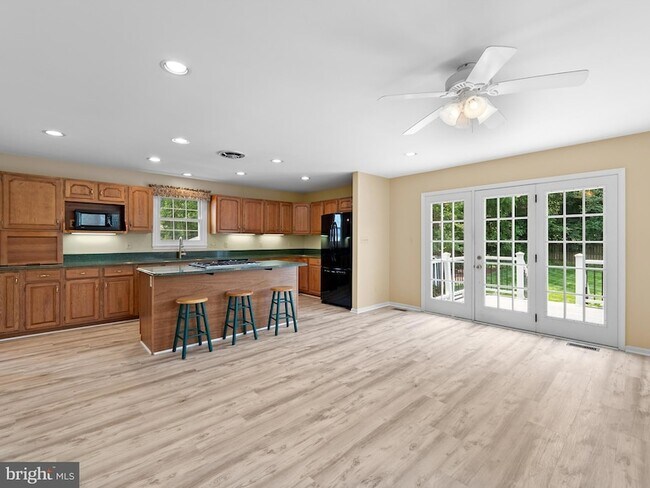 Building Photo - 404 S George Mason Dr