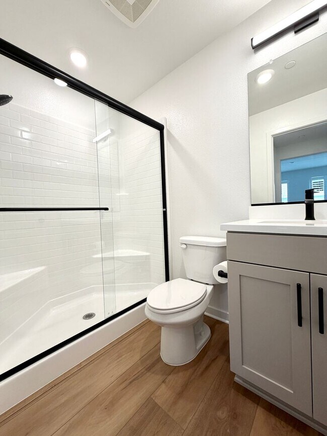 Building Photo - Brand-New Luxury Townhome for Lease in Claremont