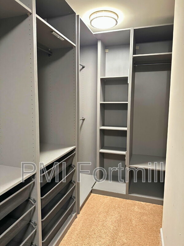 Building Photo - 961 Skywater Dr