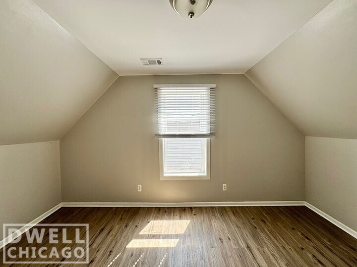 Building Photo - 2133 S Fairfield Ave