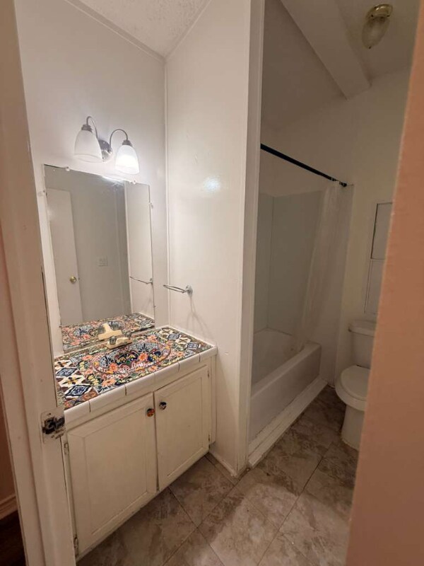 Building Photo - 430 Westchase St