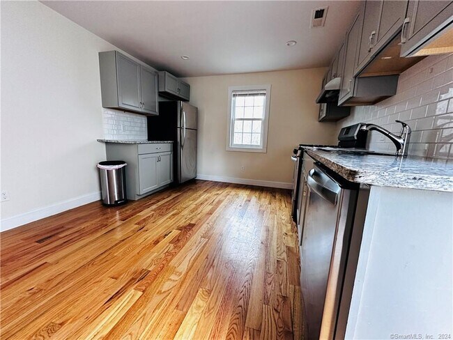 Building Photo - 31 Brainerd Rd