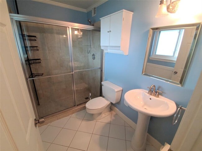 Building Photo - 1105 Ramada Dr