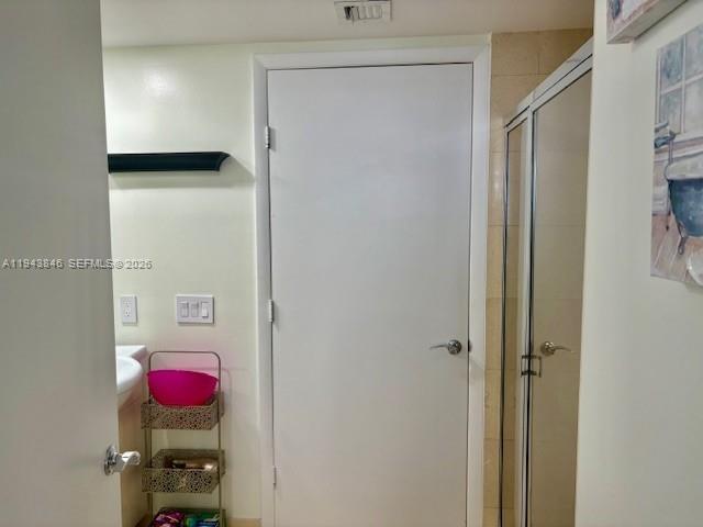 Building Photo - 1830 S Ocean Dr