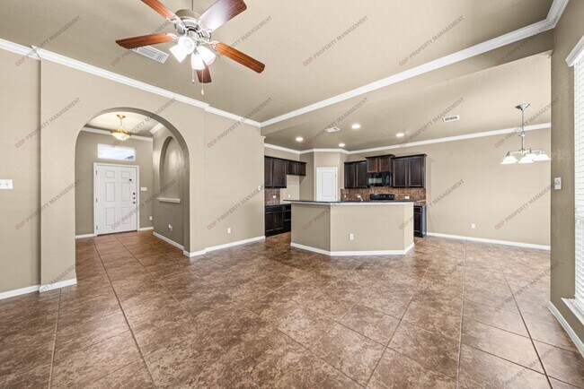 Building Photo - 5607 Blackstone Dr