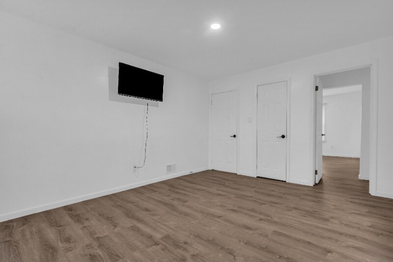 Building Photo - 2466 Highland St