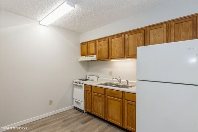 Building Photo - $995 | 2 Bedroom, 1 Bathroom Apartment | No Pets | Available for August 1st, 2026 Move In!