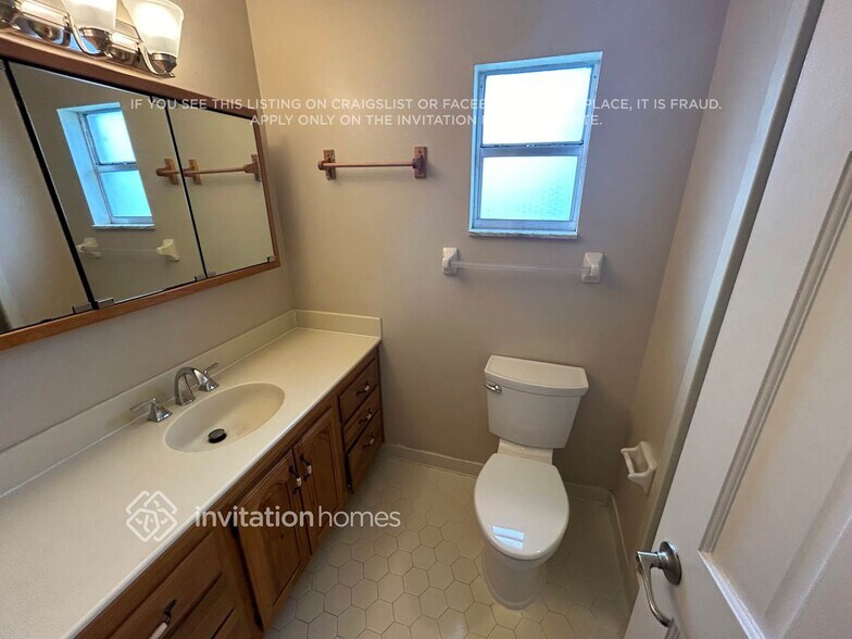 Building Photo - 4407 Orangewood Loop E