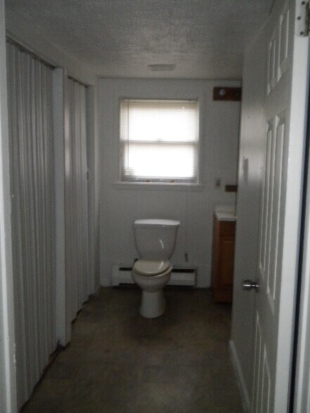 Building Photo - 1715 Hall Ave