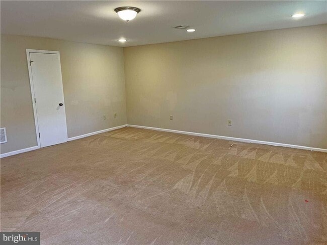 Building Photo - 337 Avi Dr
