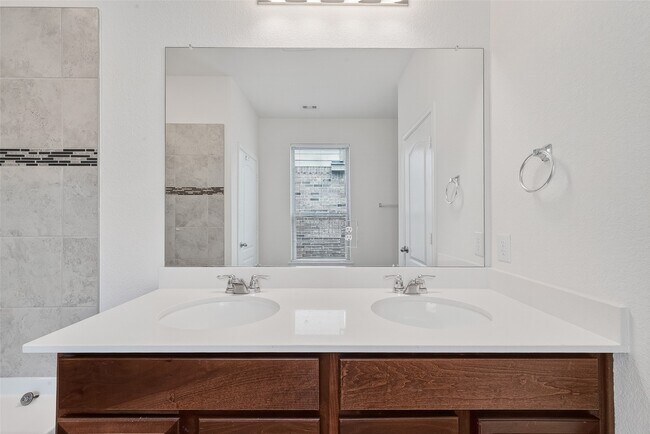 Building Photo - 25611 Reign Wayman Ct