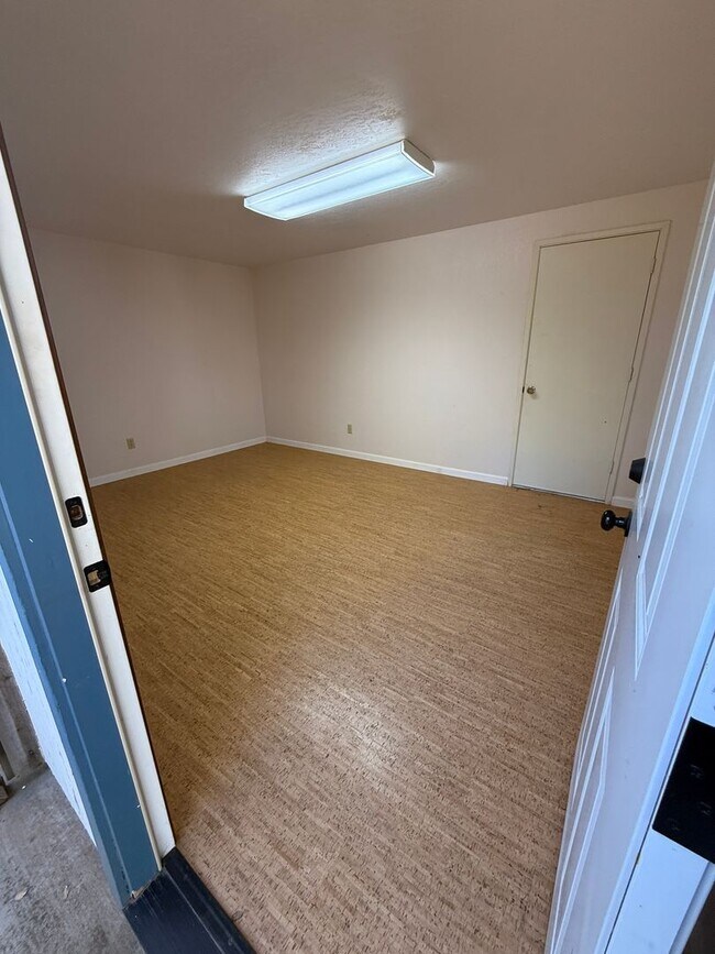 Building Photo - 4161 Helen Ln