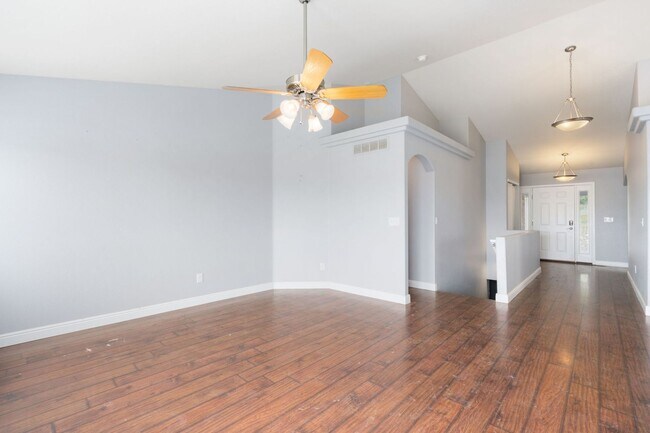 Building Photo - Ranch Style. 3 Bedroom Home.