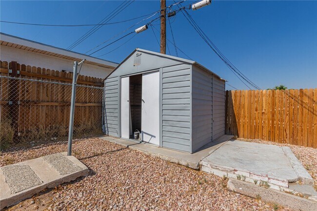 Building Photo - 1028 Nassau Dr