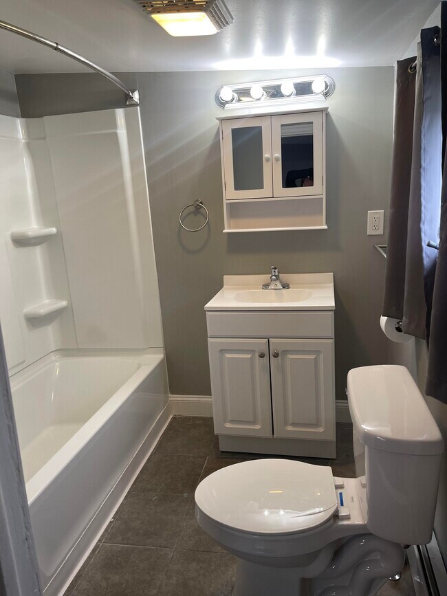 Building Photo - 202 Jefferson St