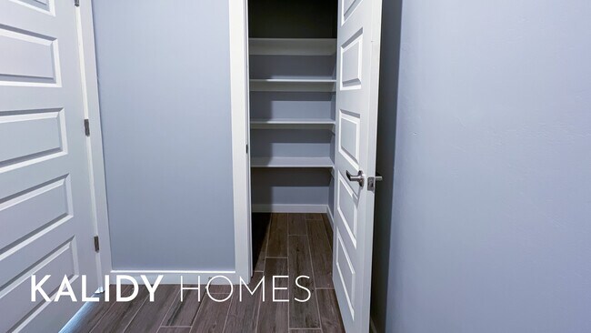 Building Photo - 218 Olde Ml Ct
