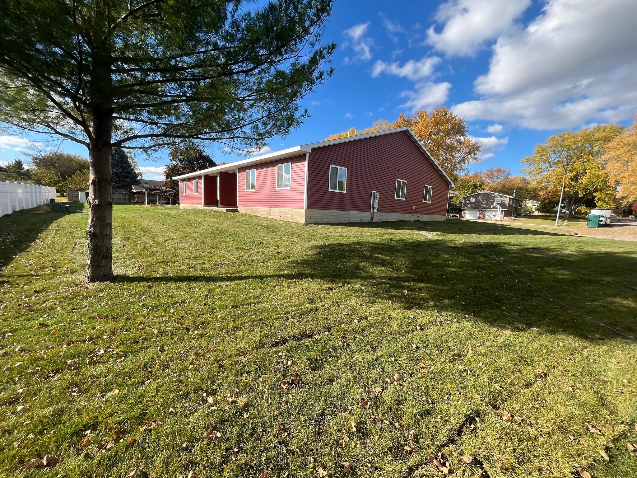 Building Photo - 1800 Sheldon Ave