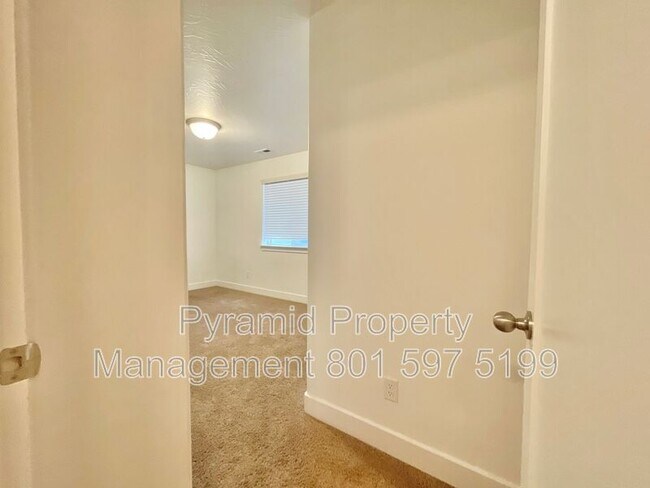 Building Photo - 836 E 340 S