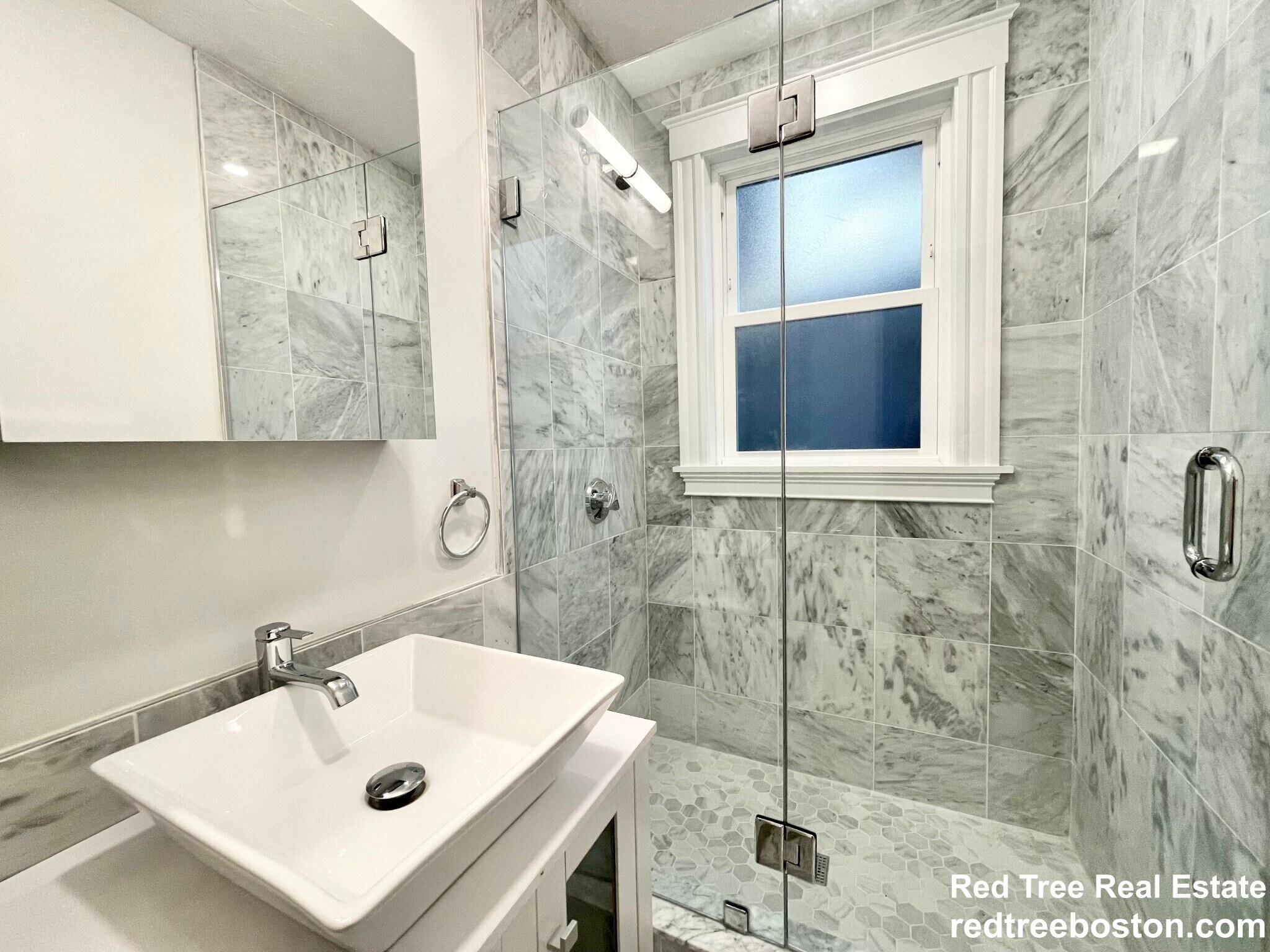 Building Photo - 68 Bakersfield St