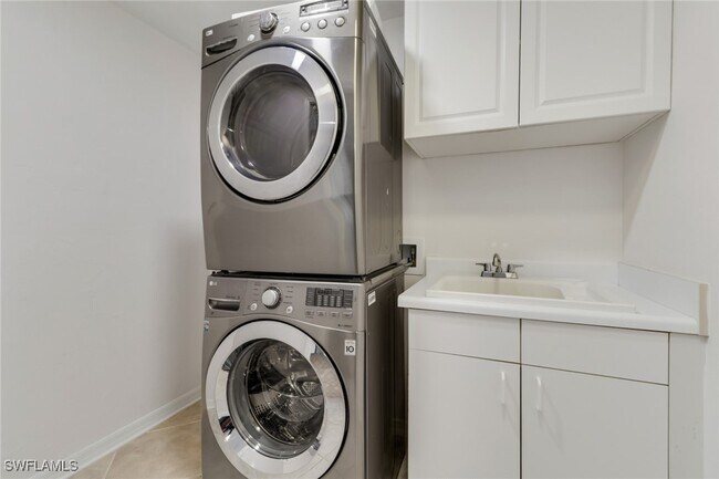 Building Photo - 750 Southern Pines Dr