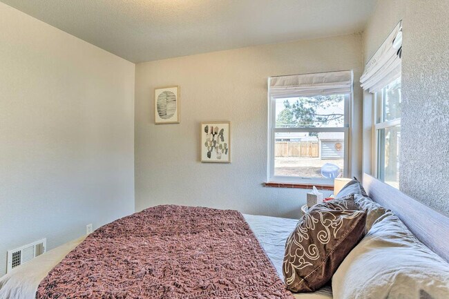 Building Photo - 991 S Bryant St