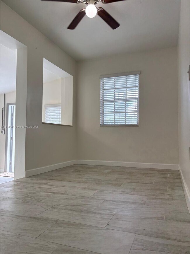 Building Photo - 7515 Dickens Ave