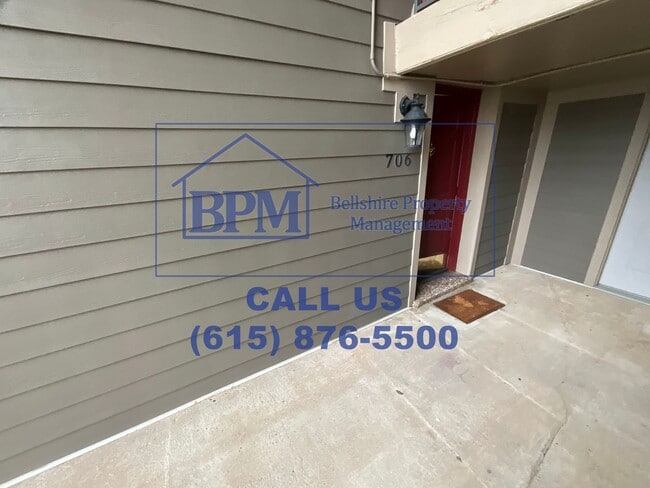 Building Photo - 706 Ashlawn Pl