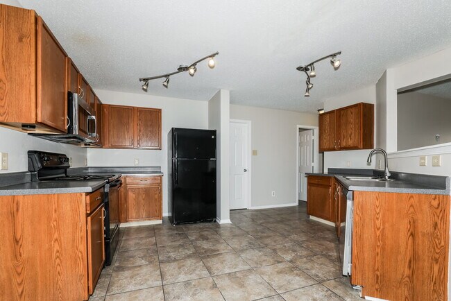 Building Photo - 2837 Ludwig Dr